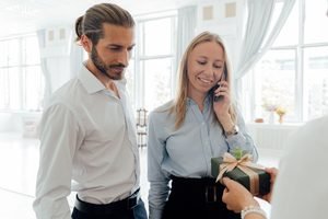 Farewell Gifts for Foreign Delegates: Ending the Visit Well